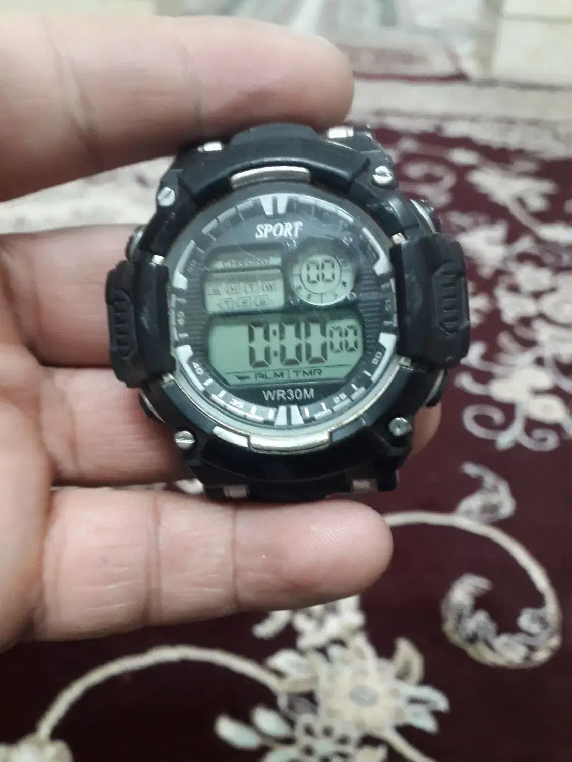 ساعت اسپرت در حد نو سالم تمیز قیمت ۳۰۰ تومن|ساعت|کاشان, رسالت|دیوار