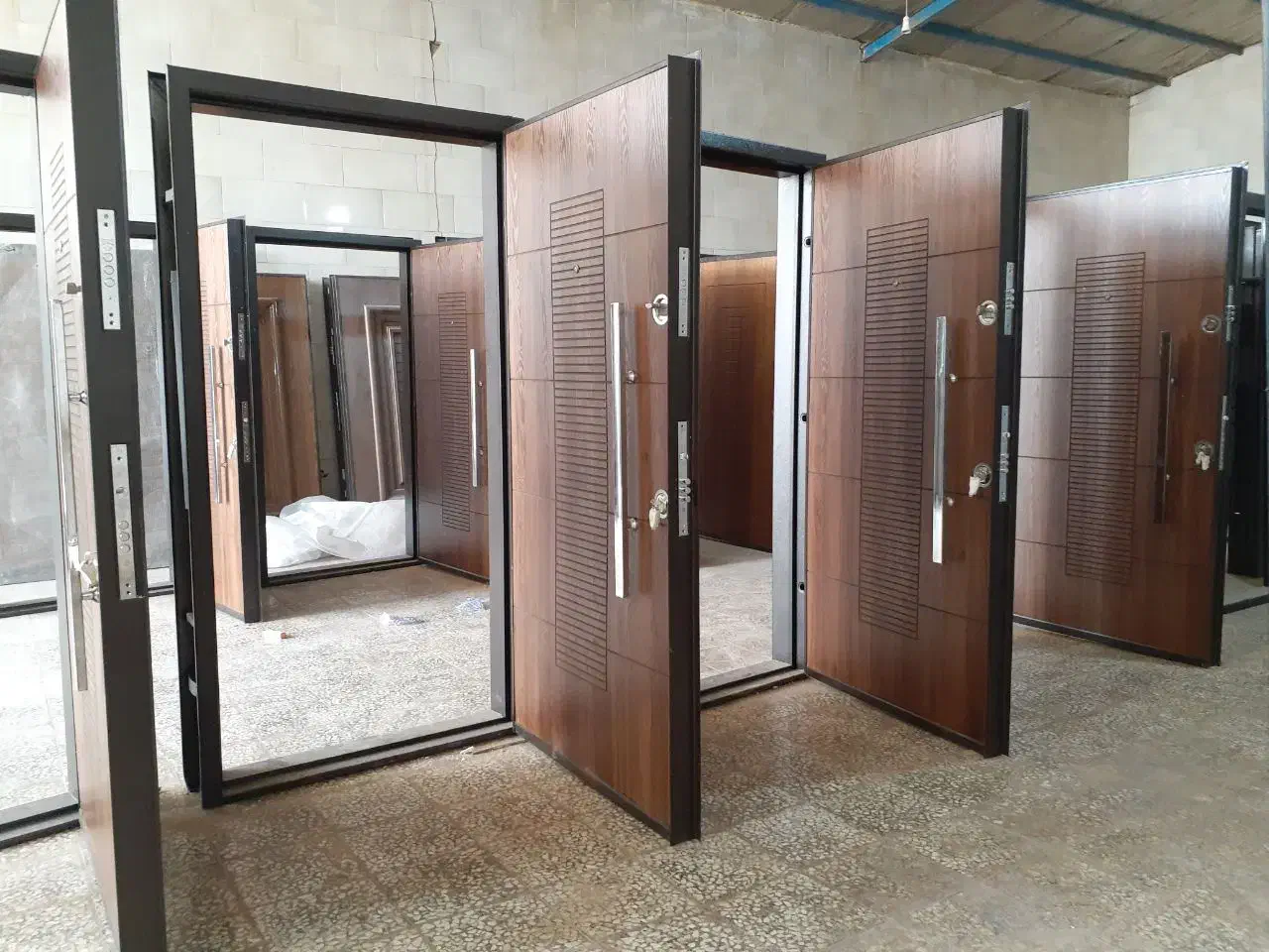 درب ضدسرقت/ درب مدرن/ ضدسرقت لوکس سفارشی|مصالح و تجهیزات ساختمان|اصفهان, کشاورزی|دیوار