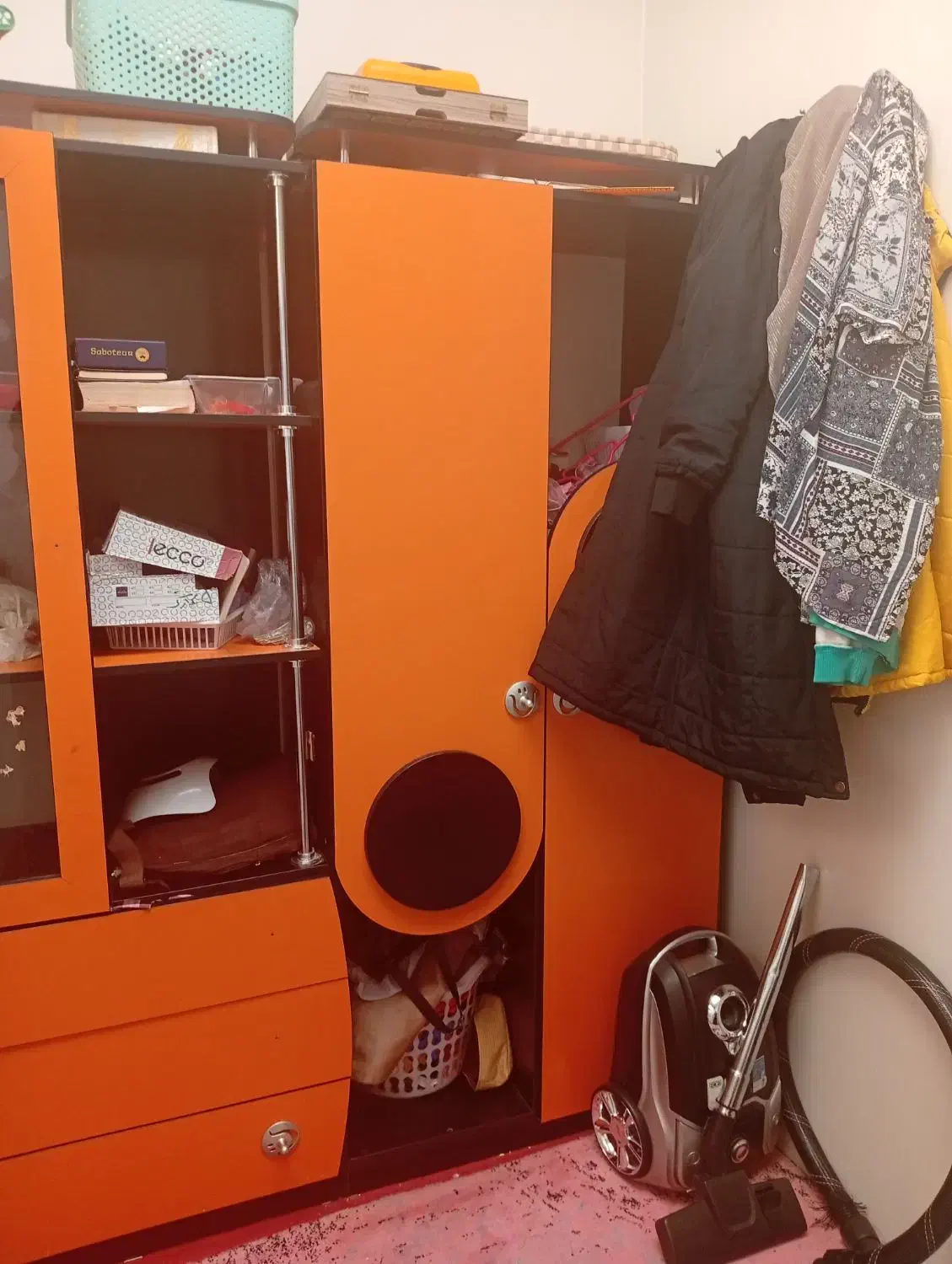 ۲عدد کمد لباس بچه ،و ی عدد کمک اویز دار و کشو دار|جاکفشی، کمد، دراور|نوبران, |دیوار