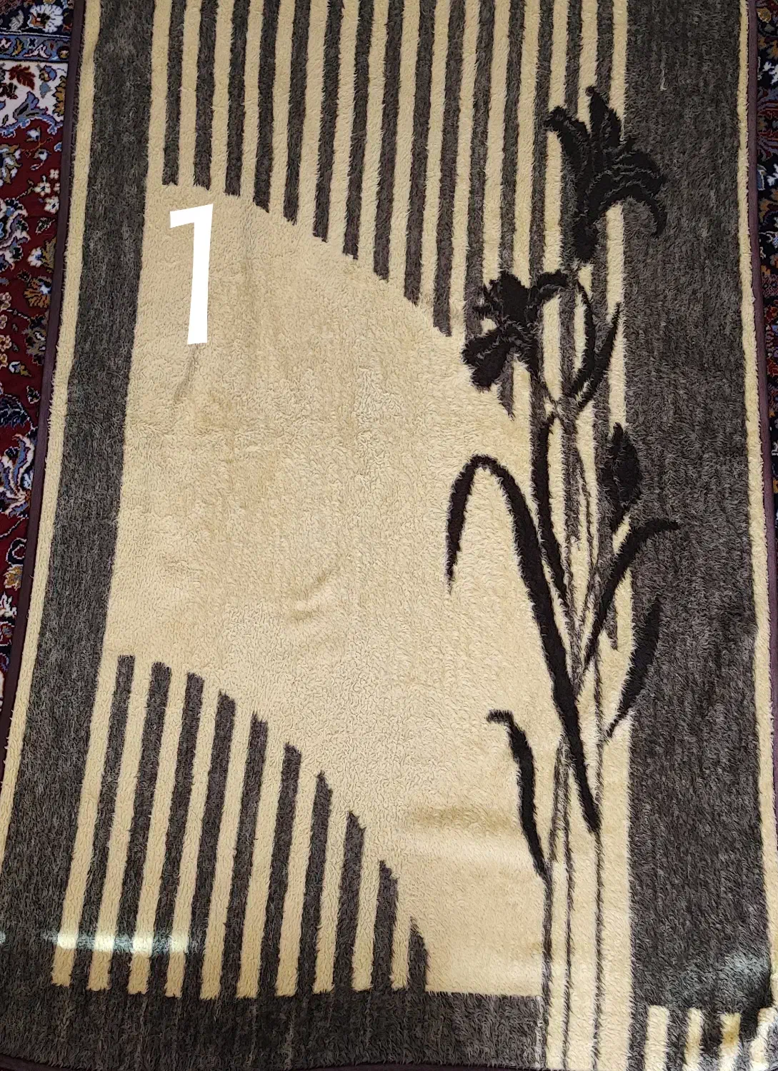 پتو های قدیمی و سالم|رختخواب، بالش، پتو|سبزوار, کاشفی شمالی (دادگستری)|دیوار