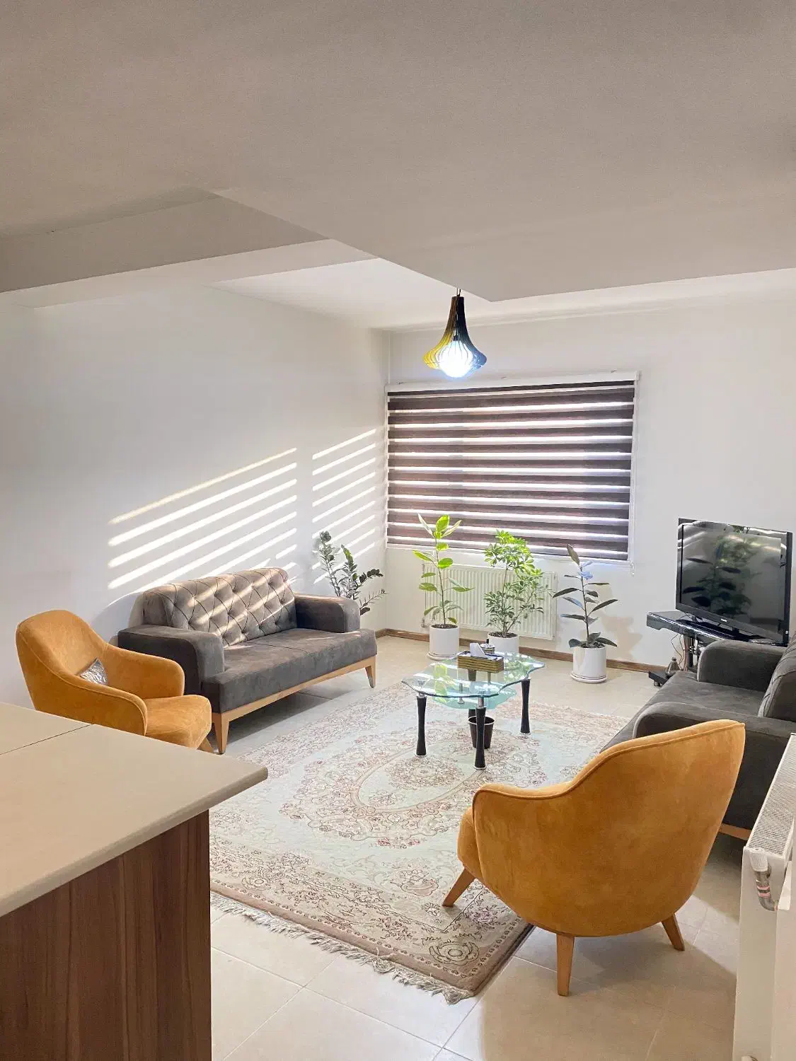 مبله لاکچری صدرا|اجارهٔ کوتاه‌مدت آپارتمان و سوئیت|شیراز, شهرک گلستان|دیوار