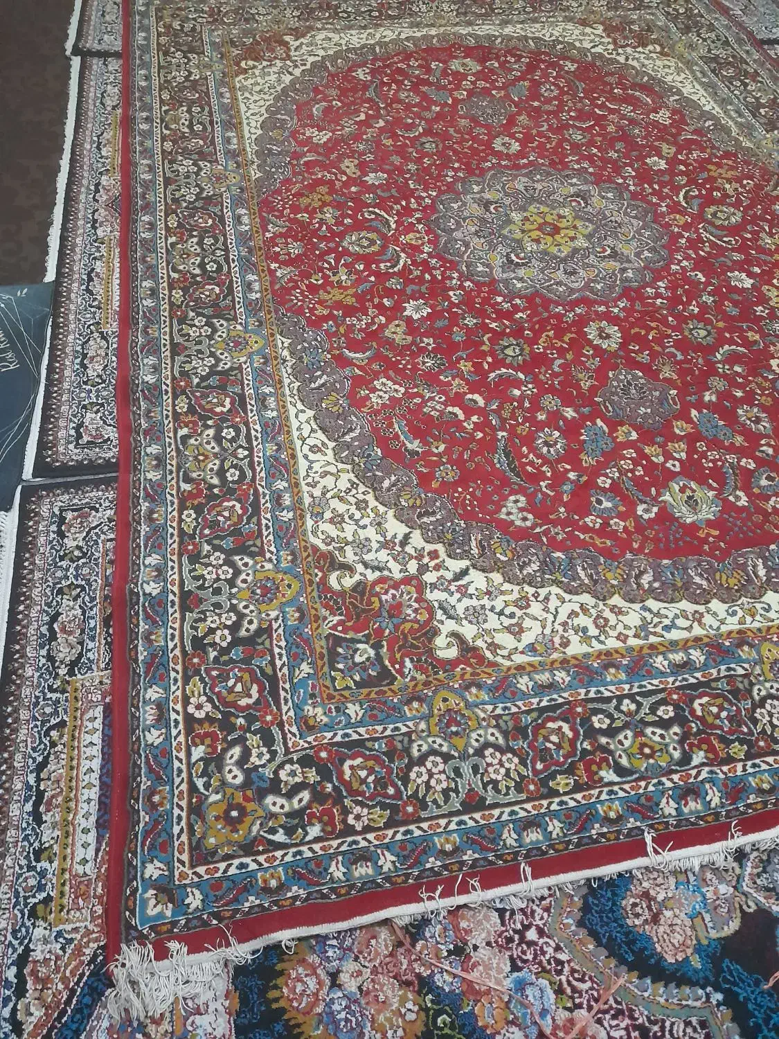 فروش ۲ تخته فرش ۹ و ۶ متری|فرش|لاهیجان, خمیر کلایه|دیوار