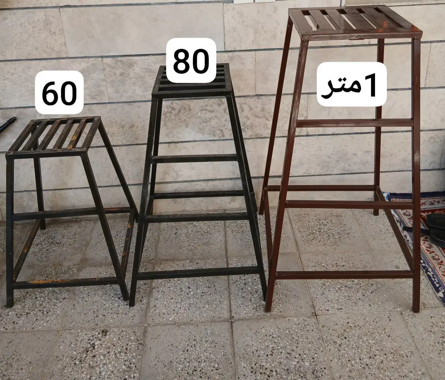 چار پایه|صندلی و نیمکت|بروجرد, |دیوار