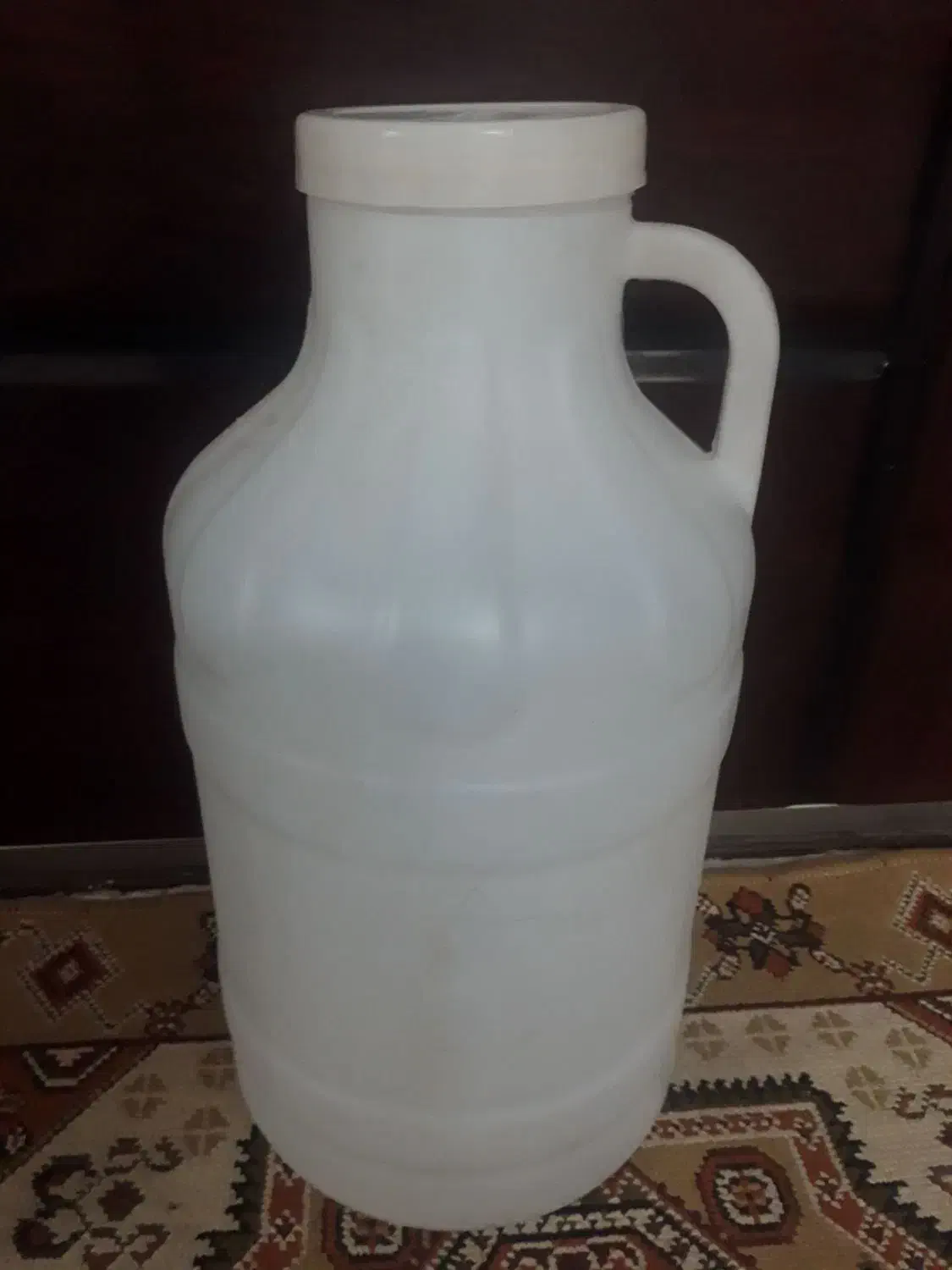 دبه وشیشه وبیست لیتری وگلدان|ظروف نگهدارنده، پلاستیکی، یک‌بارمصرف|سبزوار, عظیمیان|دیوار