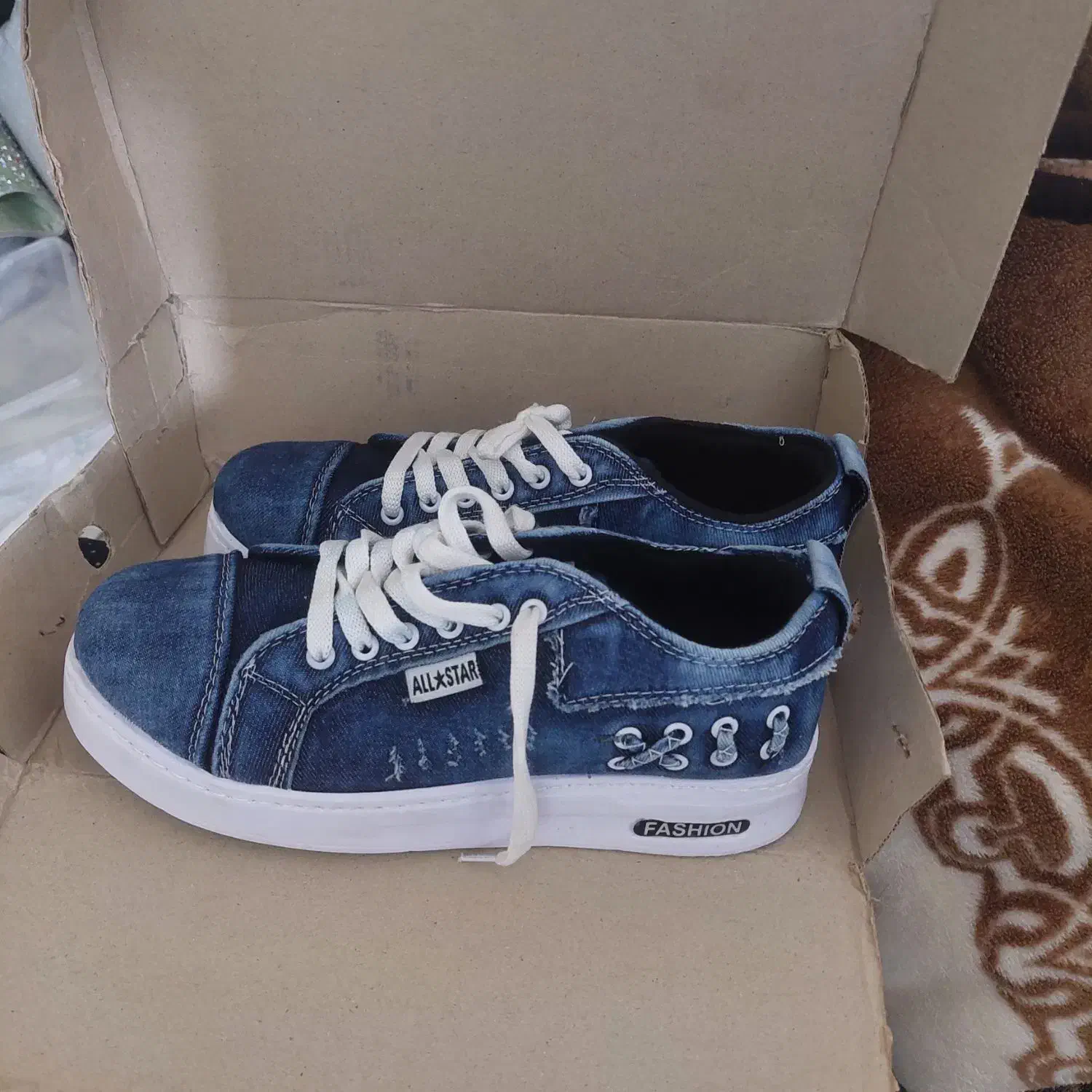 کفش لی|کیف، کفش، کمربند|دهدشت, |دیوار