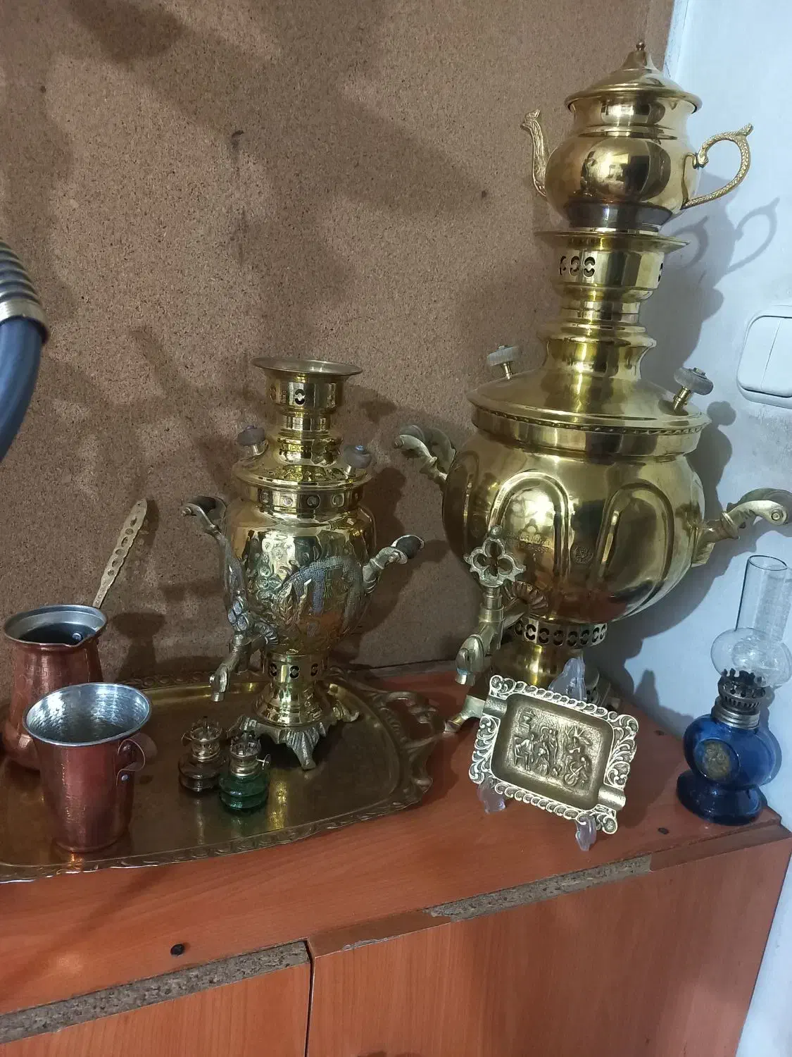 سماور برنجی بزرگ سنگین وزن|صنایع دستی و سایر لوازم تزئینی|مراغه, |دیوار