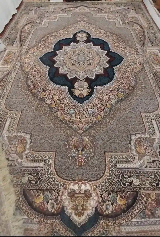 فرش ۱۲ متری ۱۰۰۰ شانه و ۱۲  متری ۵۰۰ شانه|فرش|تبریز, |دیوار