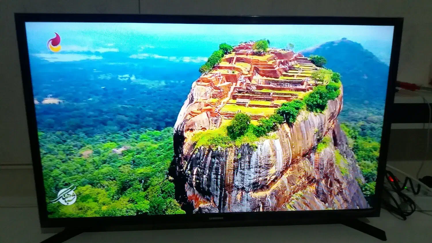 ال ای دی تلویزیون 32 سامسونگ بسیار تمیز اصل|تلویزیون و پروژکتور|تبریز, |دیوار