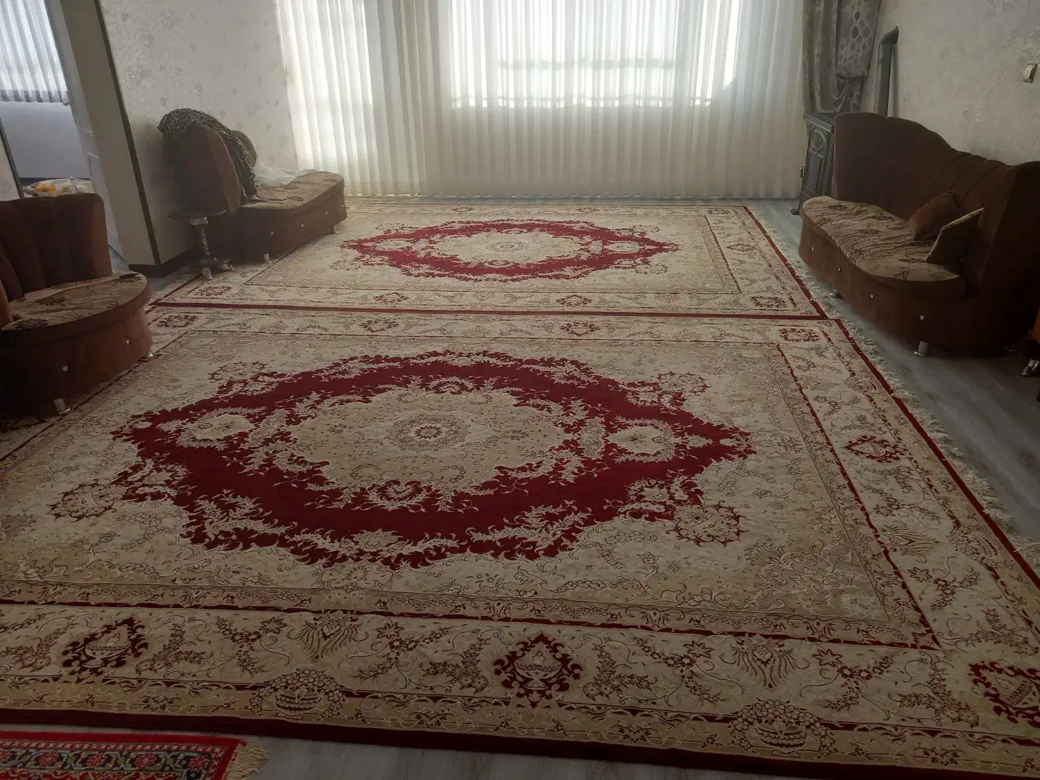 فرش ۳ در ۴ دو عدد در حد نوبسیارتمیز|فرش|گلبهار, شهر جدید گلبهار|دیوار