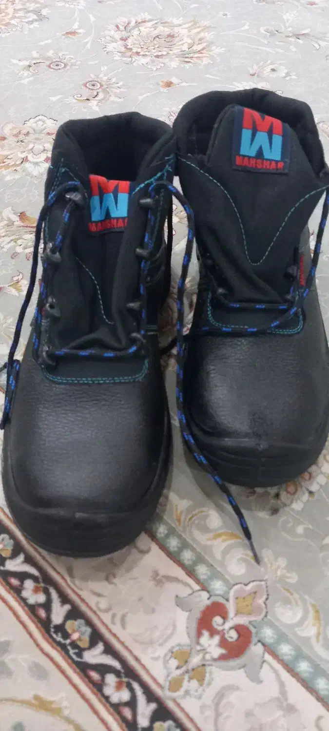 کفش کار|کیف، کفش، کمربند|گنبد کاووس, |دیوار