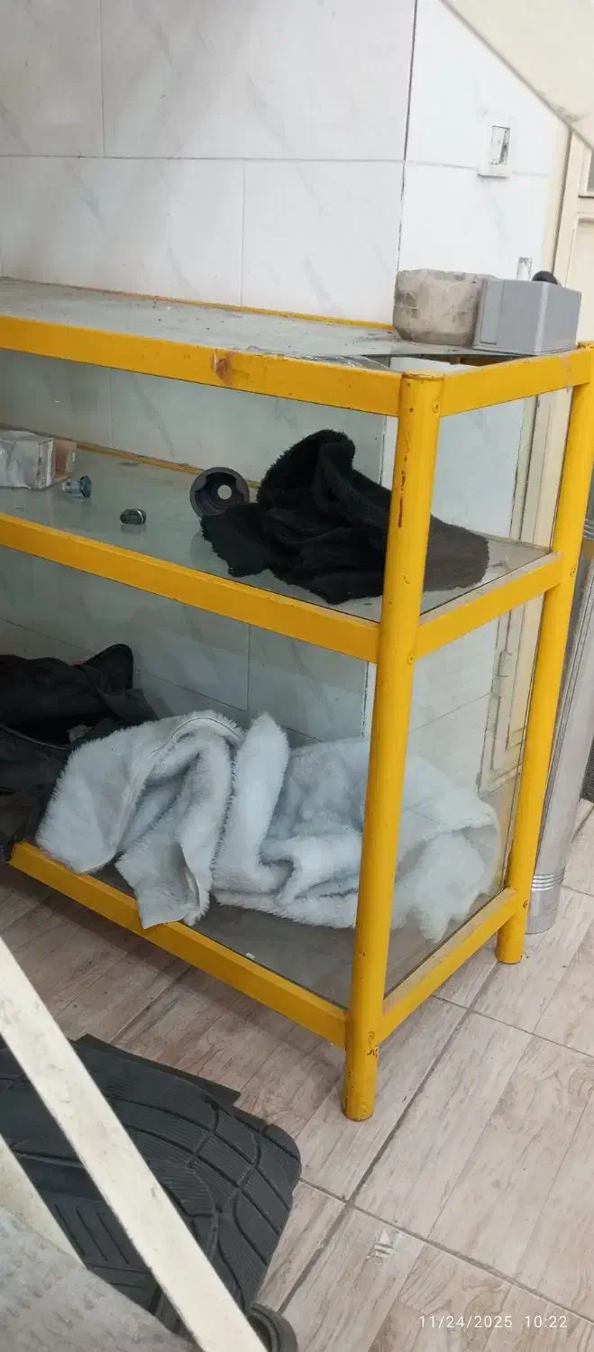 ویترین مغازه سالم|فروشگاه و مغازه|جلفا, |دیوار