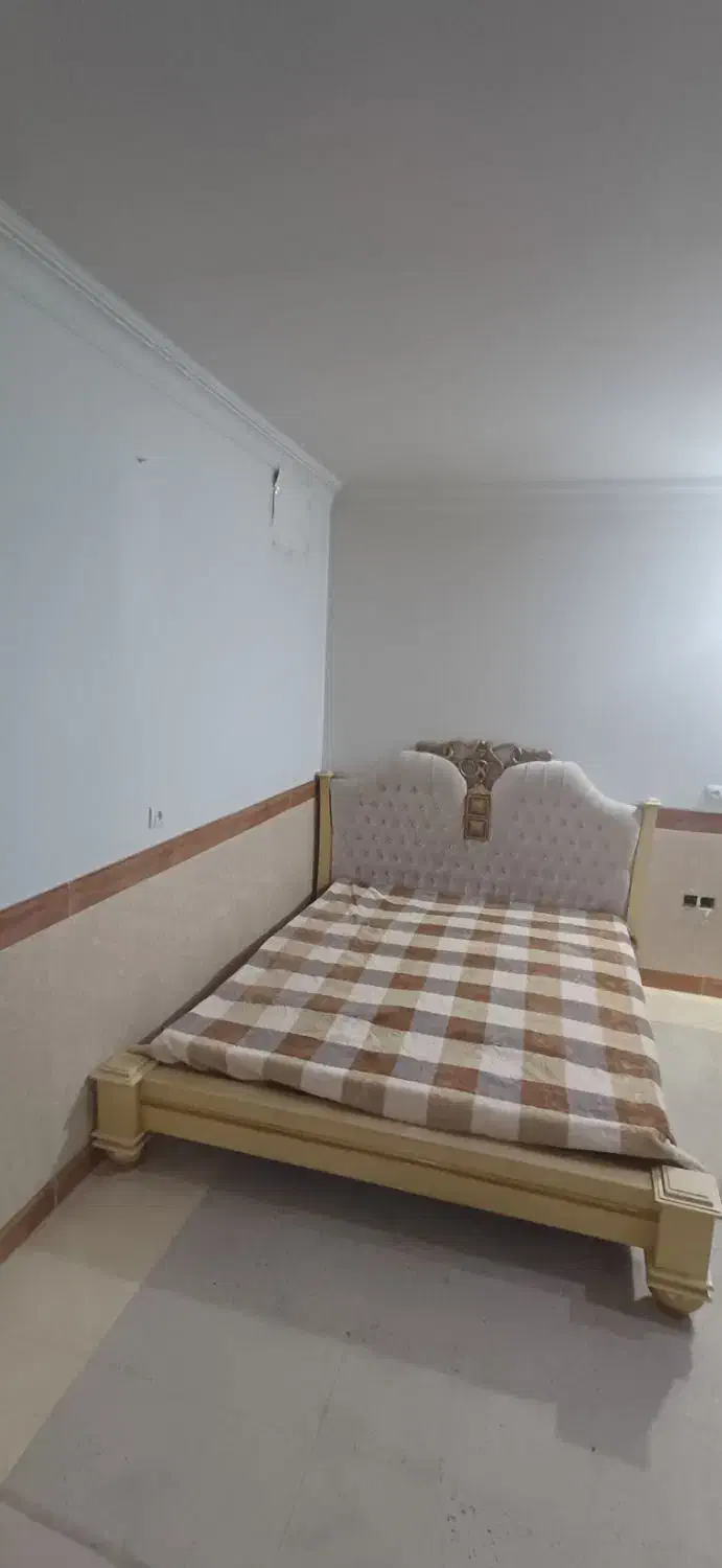 تخت دونفره همراه با تشک|تخت و سرویس خواب|ملارد, |دیوار