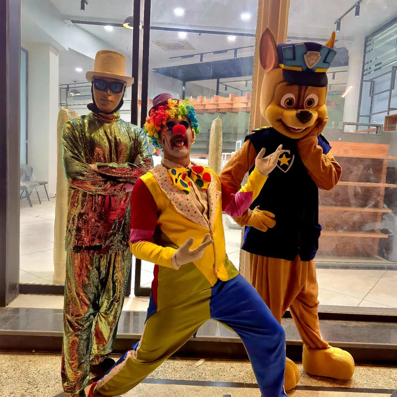 سیلورمن دلقک عروسک تن پوش|خدمات پذیرایی، مراسم|تهران, تجریش|دیوار