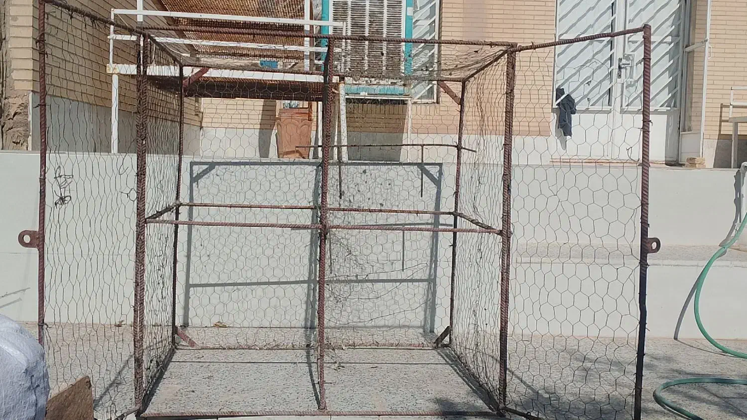 قفس|لوازم جانبی حیوانات|کشکوئیه, |دیوار