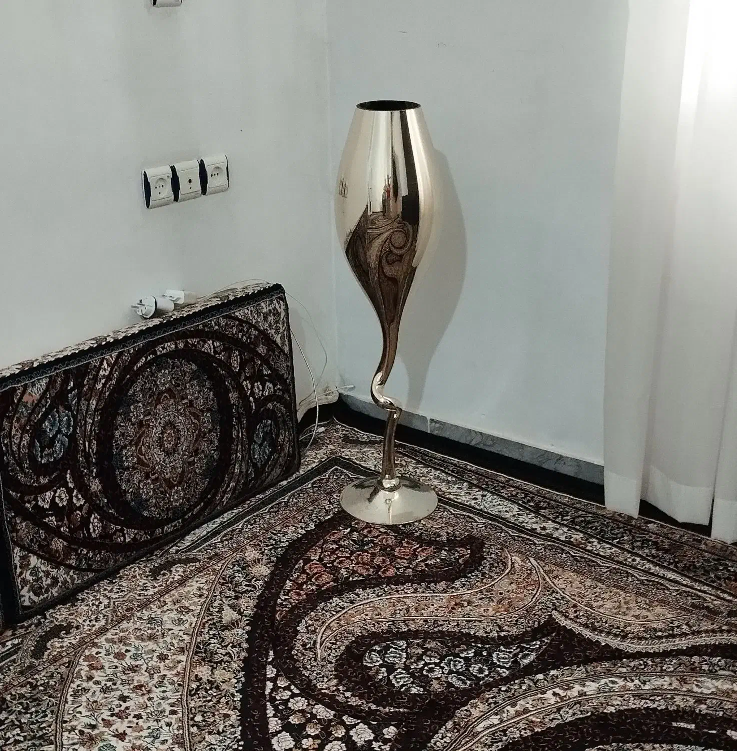 گلدان طلایی|گل مصنوعی|سقز, |دیوار