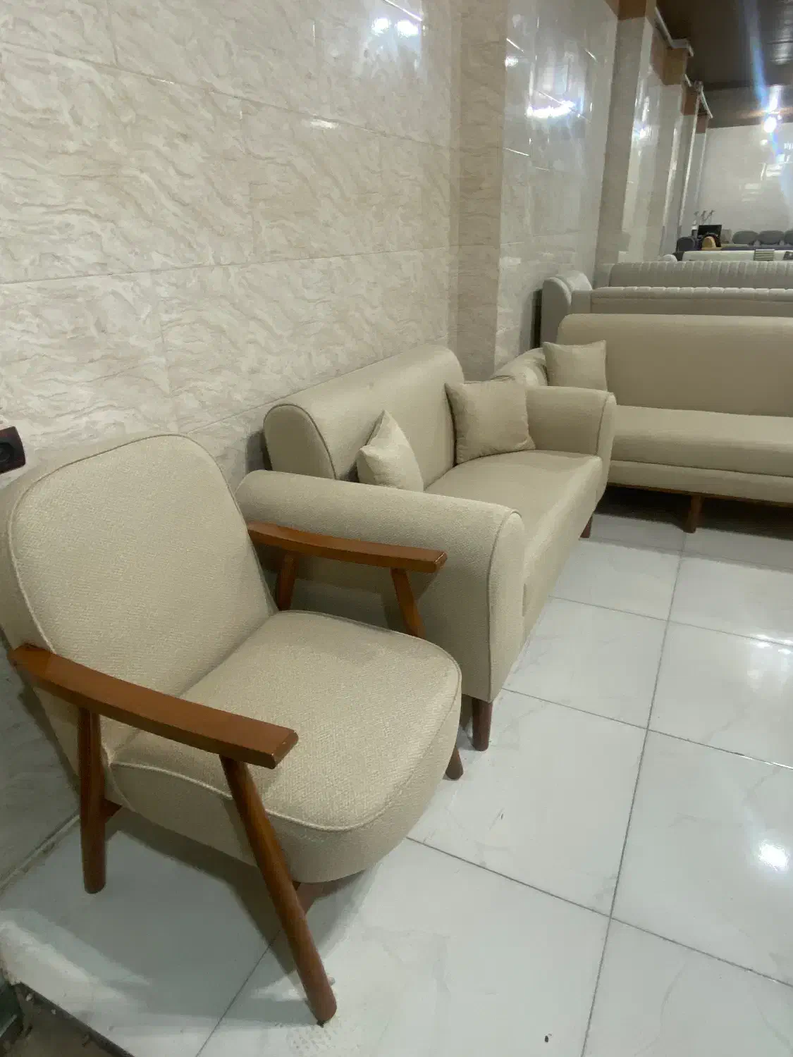 *مبل *زیر قیمت بازار،مینیما|مبلمان خانگی و میز عسلی|رشت, حومه رشت|دیوار