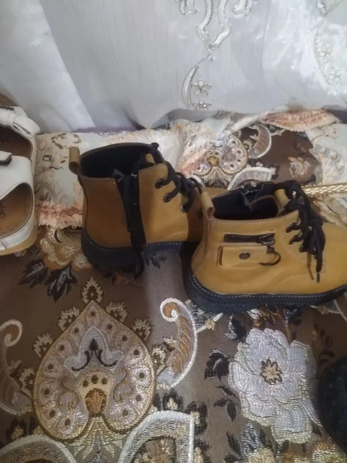 سلام خسته نباشی یه جفت نیم پوت بچه گانه|کیف، کفش، کمربند|محمدیه-قزوین, |دیوار