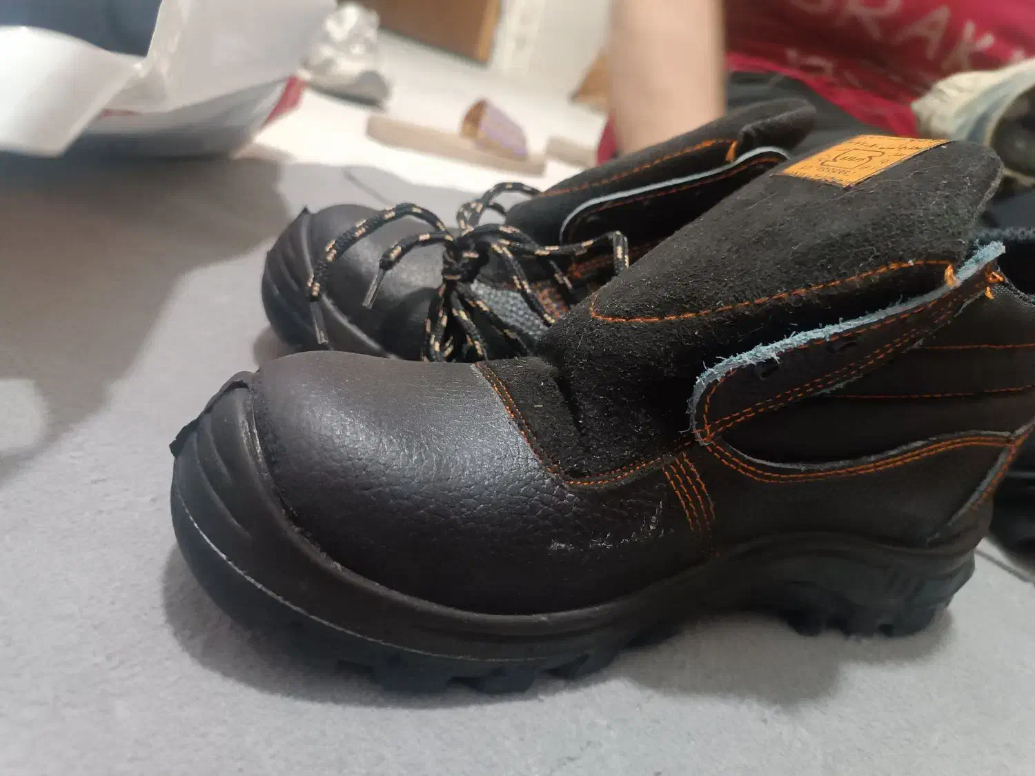 کفش ایمنی|کیف، کفش، کمربند|هشتگرد, شهرک ریحانه|دیوار