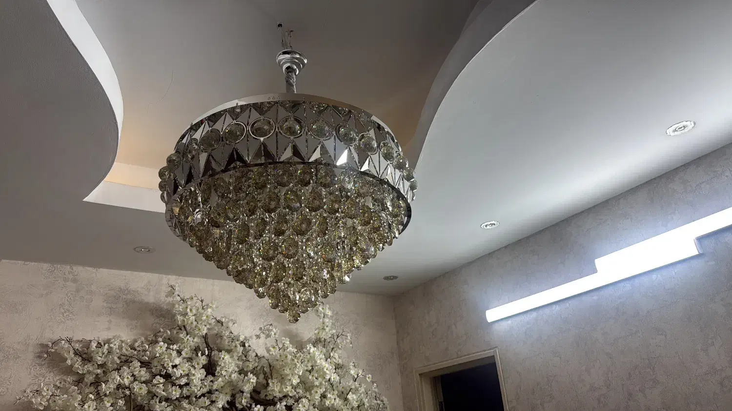 فروش لوازم سالن زیبایی و اداری|آرایشگاه و سالنهای زیبایی|ری, دیلمان|دیوار