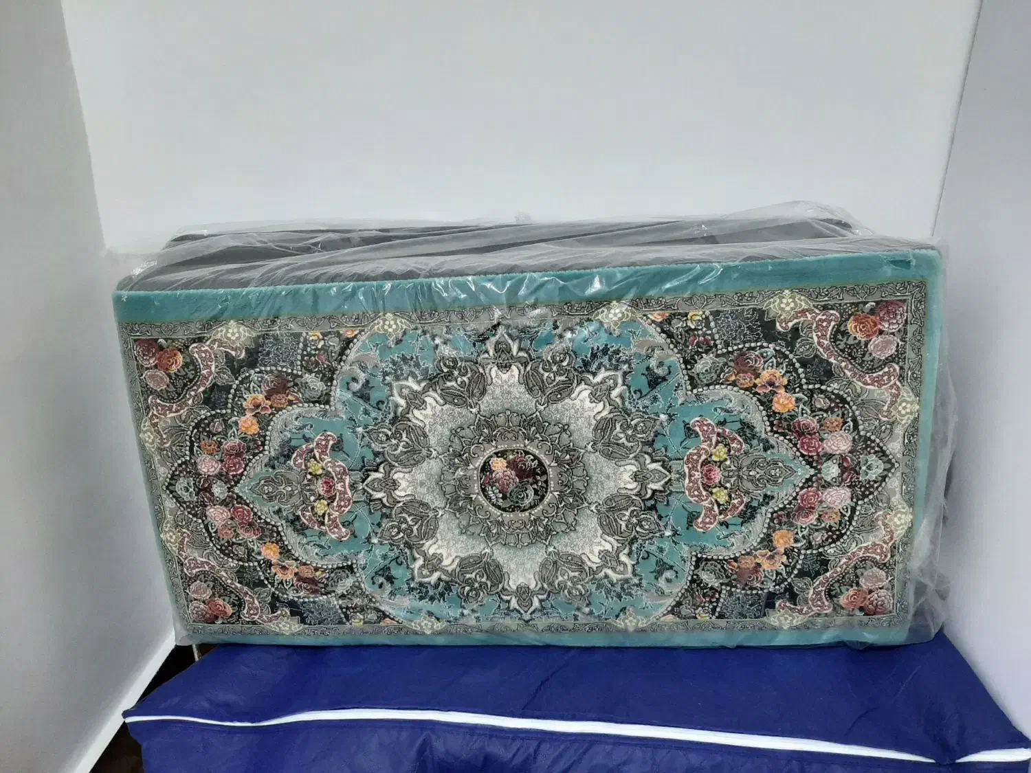 پشتی یک جفت|پشتی|آبیک, |دیوار