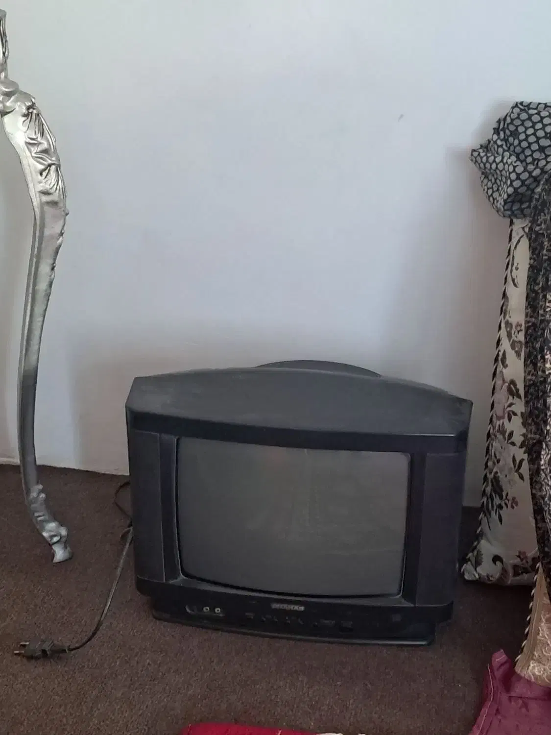 تلوزیون  سالم|تلویزیون و پروژکتور|خوی, |دیوار