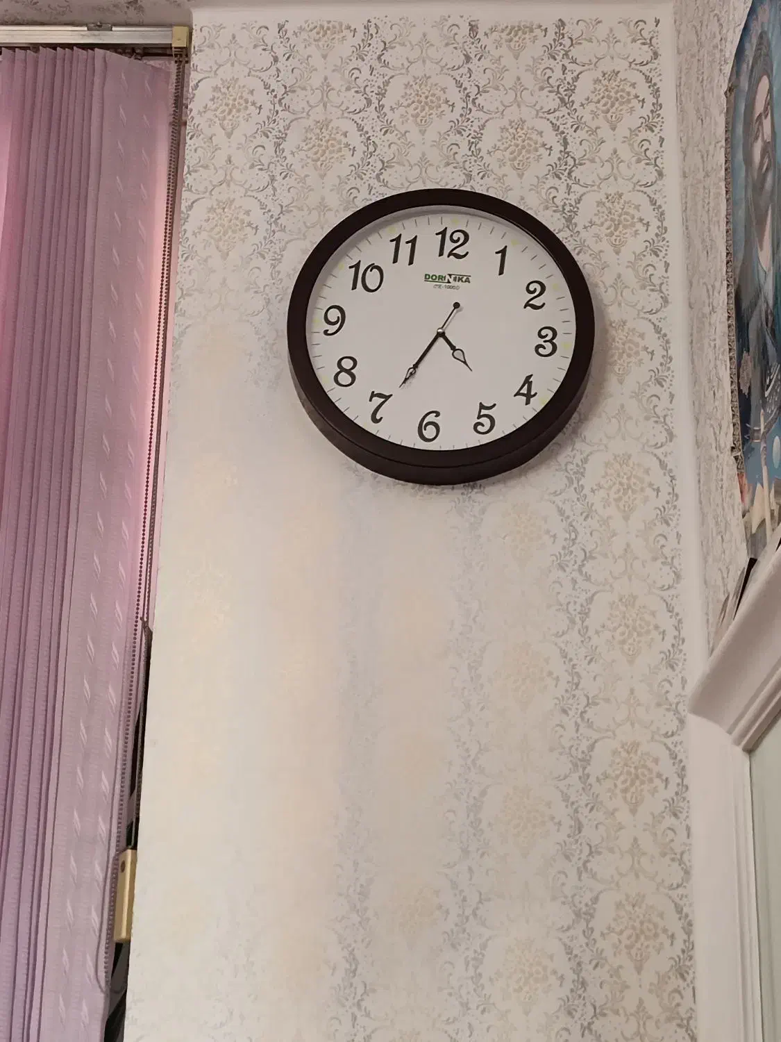 ساعت دیواری قهوهای شب نما|ساعت دیواری و تزئینی|همدان, |دیوار