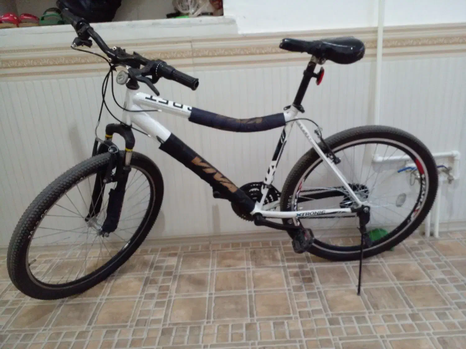 دوچرخه|دوچرخه، اسکیت، اسکوتر|شاهین دژ, |دیوار