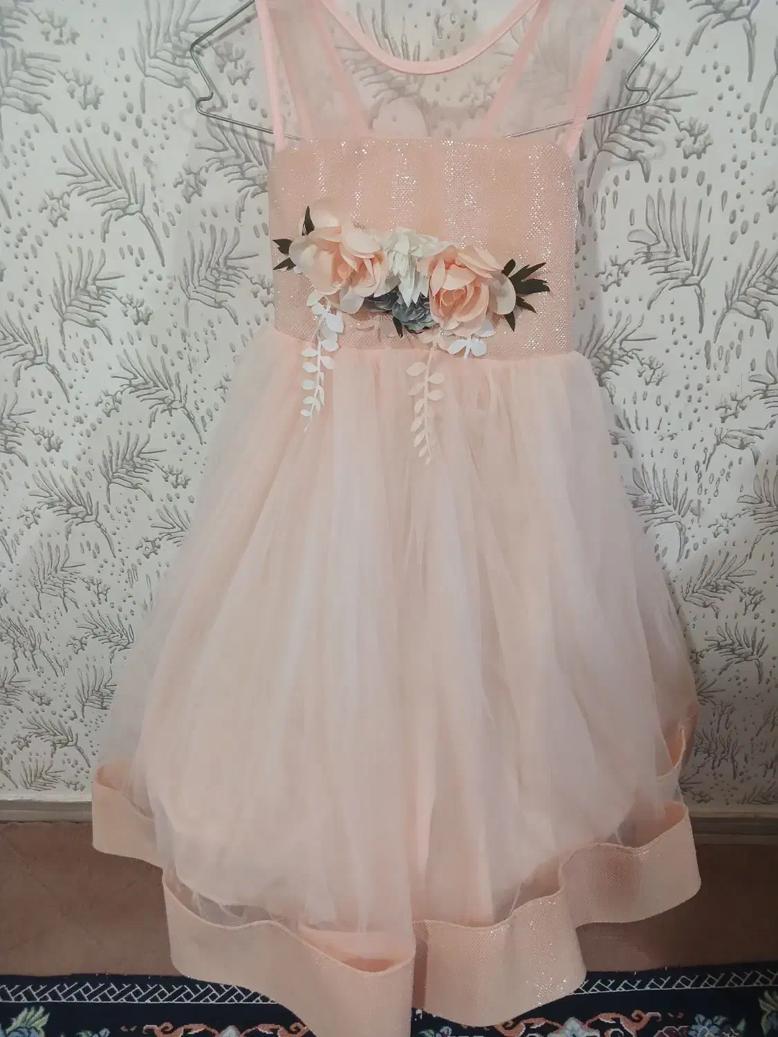 مقداری لباس در حد نو و نو|لباس|نهاوند, |دیوار