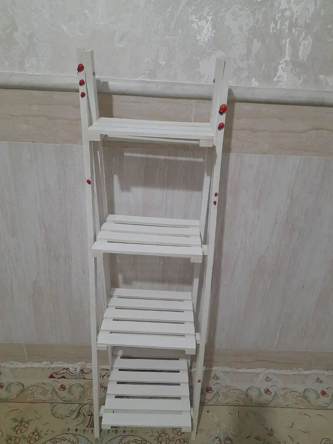 استندگل|کتابخانه، شلف، قفسههای دیواری|قیدار, |دیوار