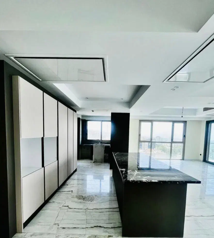 ۱۴۰متر/سه خواب/فول امکانات/سالن سرتاسر پرده خور