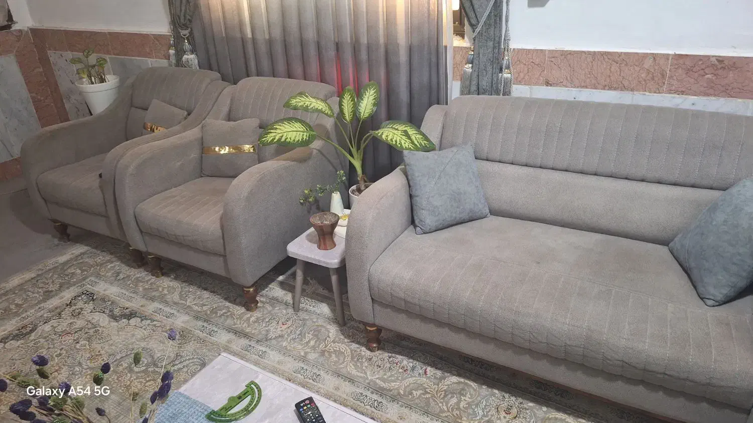 فروش یه دست مبل 7 نفره با میز عسلی|مبلمان خانگی و میز عسلی|چابهار, |دیوار