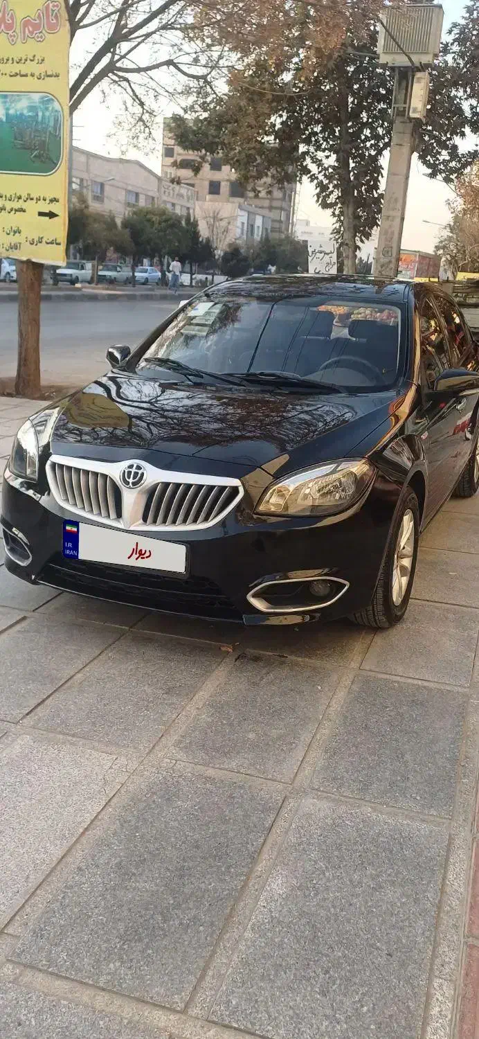 برلیانس ۳۲۰ اتومات بدون رنگ درحد|خودرو سواری و وانت|مشهد, جاهد شهر|دیوار