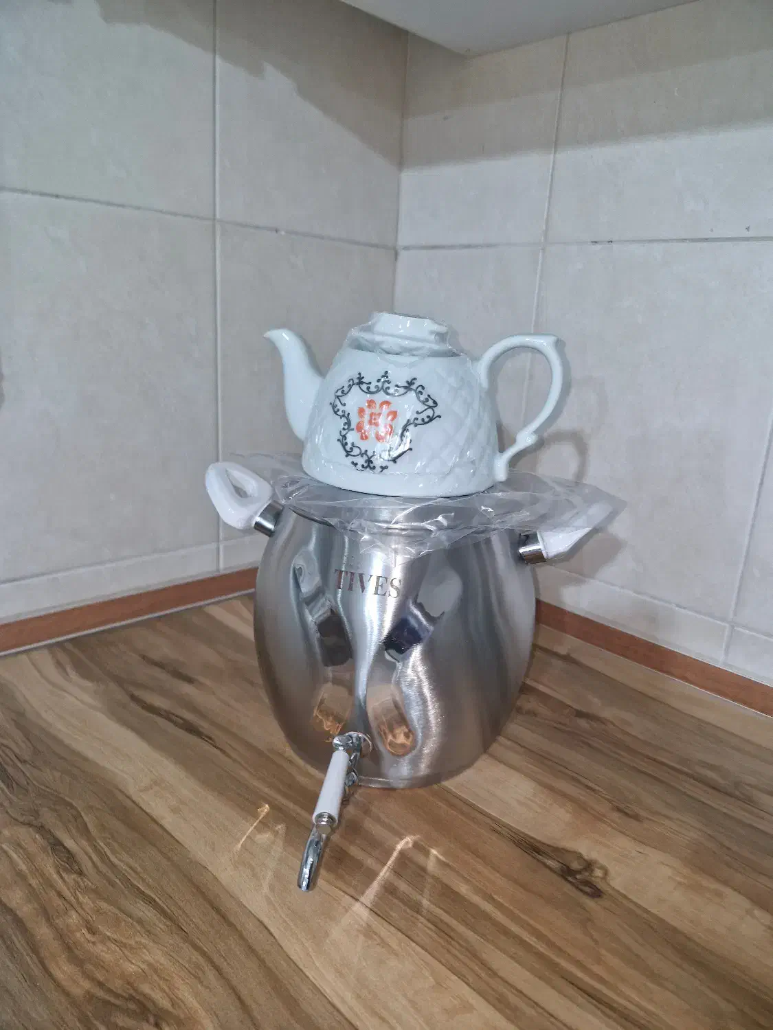 ست کتری و قوری Tives|قوری، کتری، قهوهساز دستی|کرج, عظیمیه|دیوار