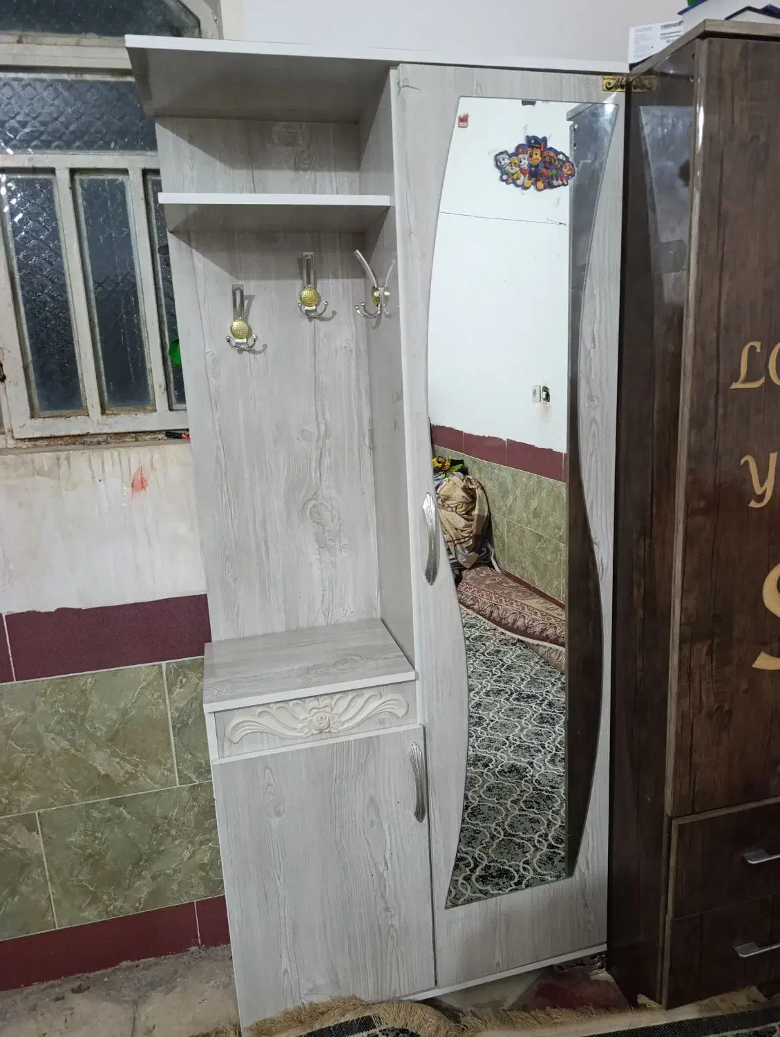 جا کفشی|جاکفشی، کمد، دراور|فیروزآباد (فارس), |دیوار