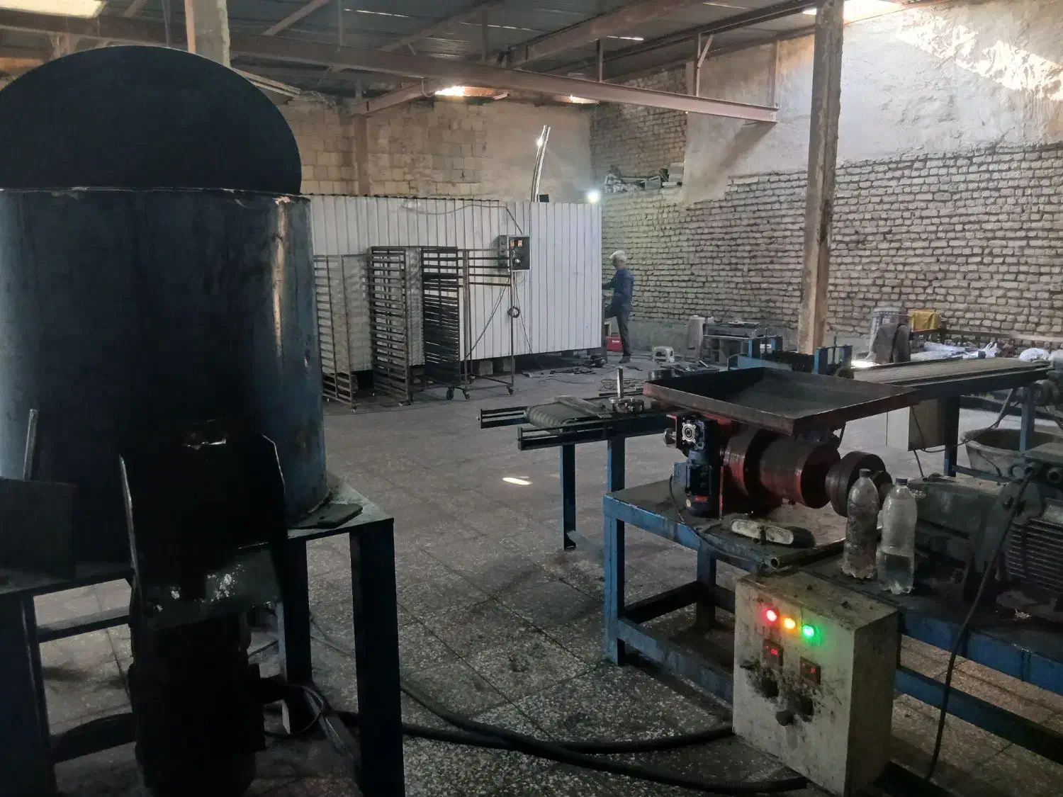 استخدام نیروی کار    خمینی شهر خ ۱۷ شهریور ا|استخدام صنعتی، فنی، مهندسی|خمینی‌شهر, |دیوار