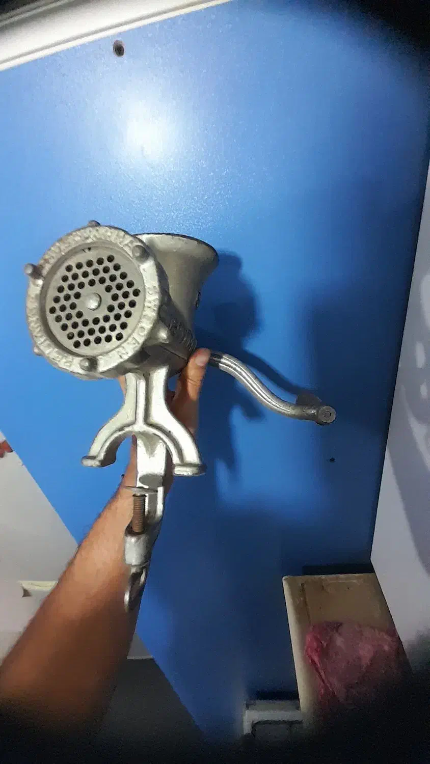 چرخ گوشت دستی|کلکسیون اشیاء عتیقه|محمدشهر, شهرک پیام (مهرالبرز)|دیوار