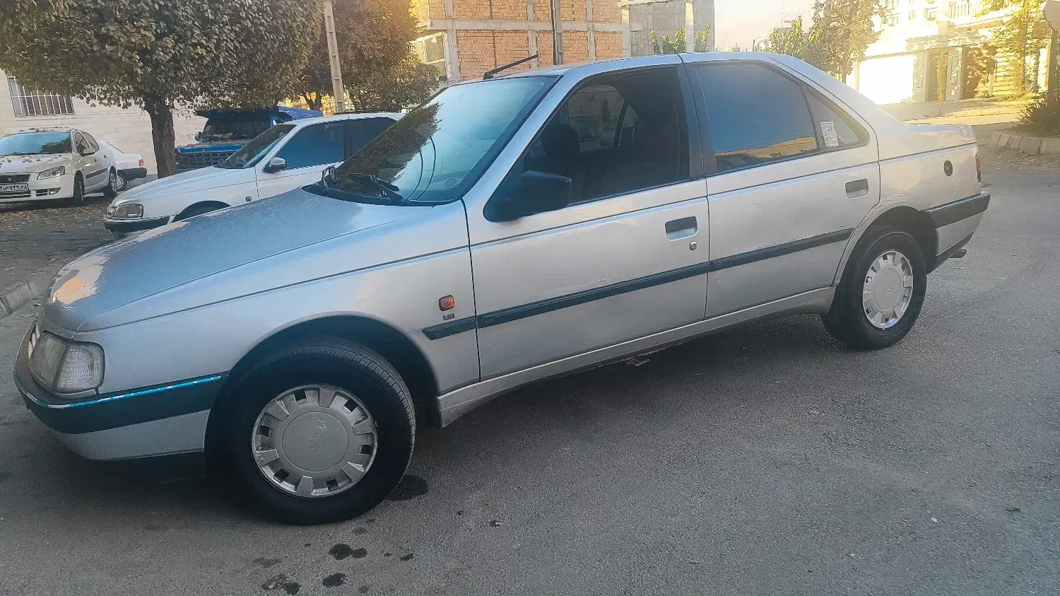 پژو ۴۰۵ مدل ۸۸ داخل کرم|خودرو سواری و وانت|هشتگرد, شهرک دانش|دیوار