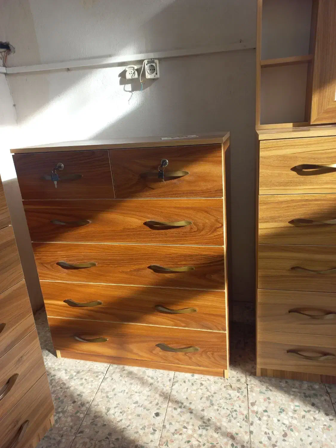 دراور|جاکفشی، کمد، دراور|کومله, |دیوار