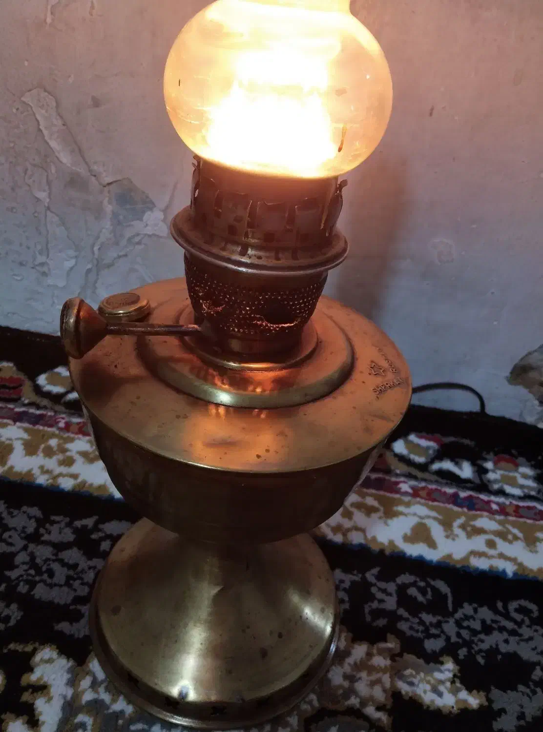 چراغ گرسوز|کلکسیون اشیاء عتیقه|سمنان, |دیوار