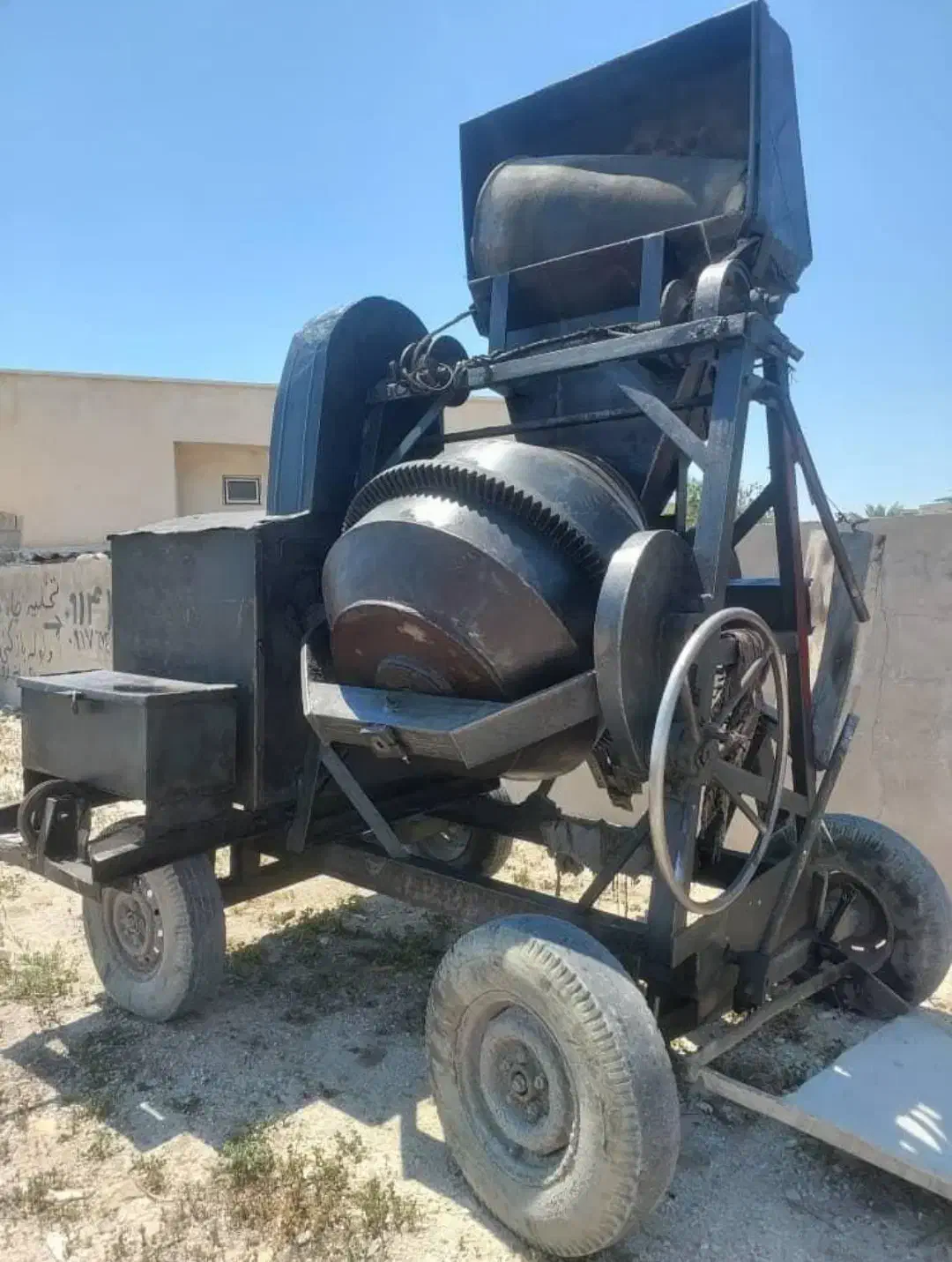 بتن ریزی با خلاطه و اجاره ابزارآلات فلزی|خدمات پیشه و مهارت|بوشهر, |دیوار