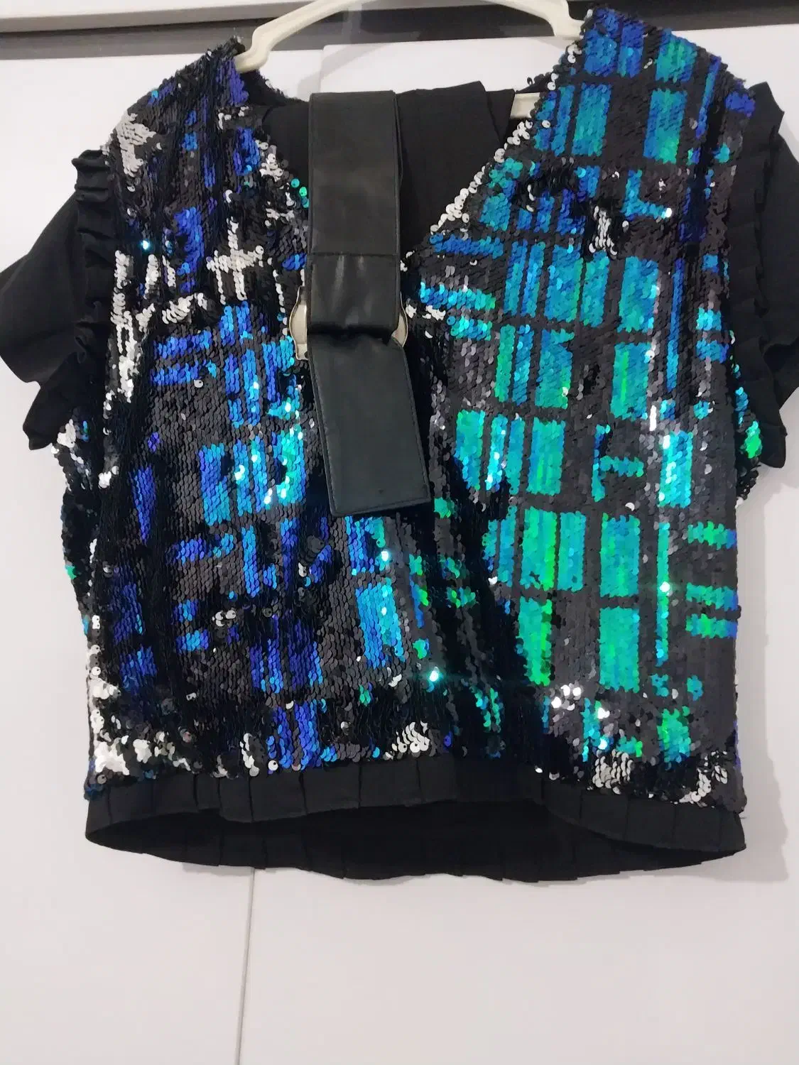 در حد نونو|لباس|کبودرآهنگ, |دیوار