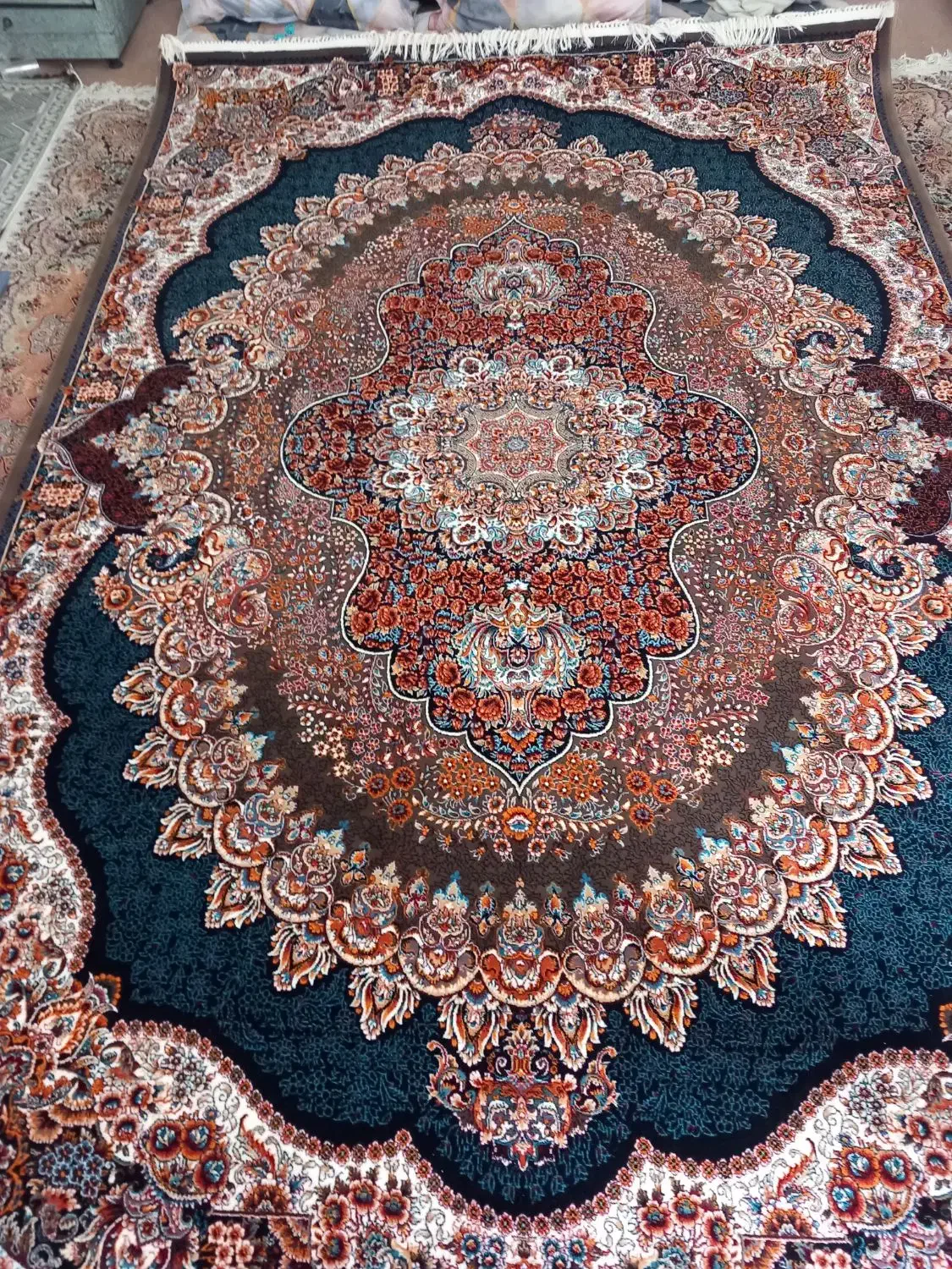 فرش ۶ متری ۷۰۰ شانه|فرش|گنبد کاووس, |دیوار