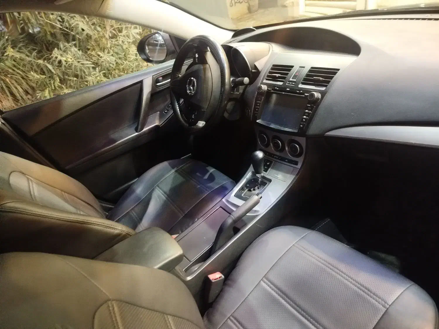 مزدا۳ نیو|خودرو سواری و وانت|خمینی‌شهر, |دیوار