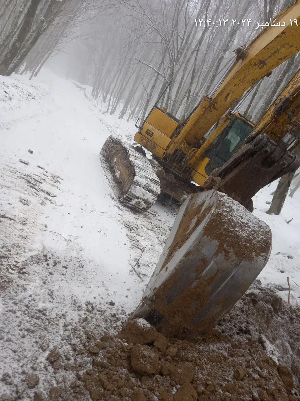 بیل کوماتسو ۲۰۰خط ۷ مدل ۲۰۰۳|خودرو سنگین|جلگه شوقان, |دیوار