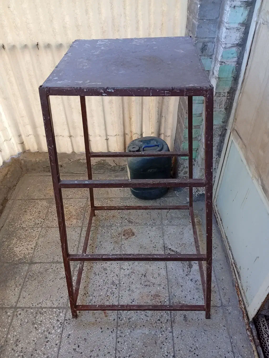 چهارپایه|صندلی و نیمکت|خرمآباد, |دیوار