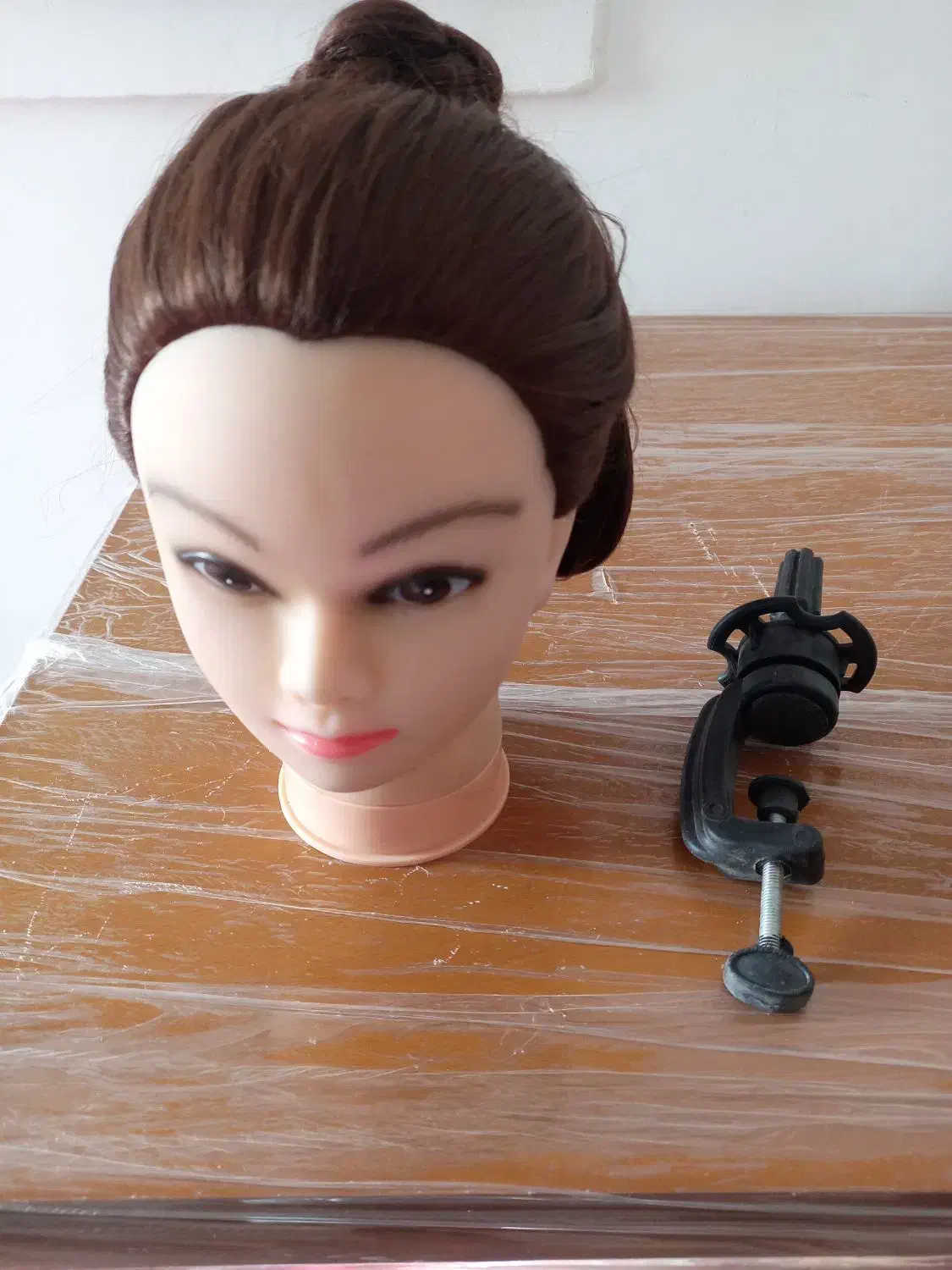 کله مانکن|آرایشگاه و سالنهای زیبایی|دامغان, |دیوار