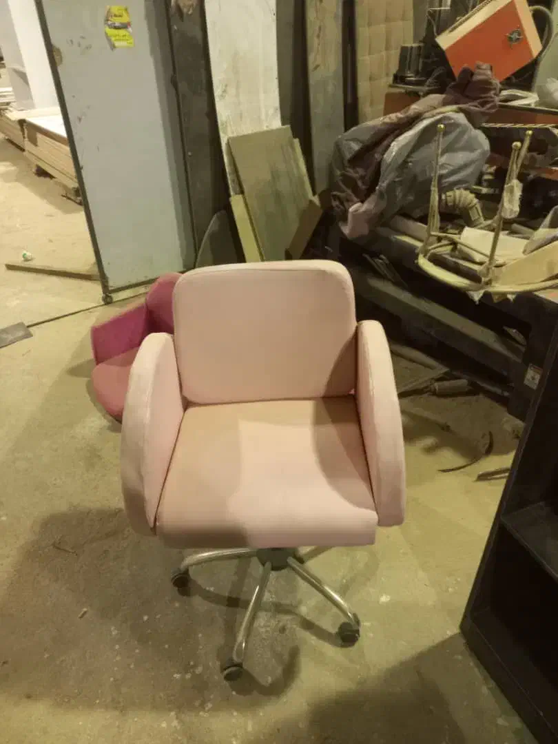 صندلی چرم صورتی|آرایشگاه و سالن‌های زیبایی|شیراز, شهرک صنعتی شیراز|دیوار