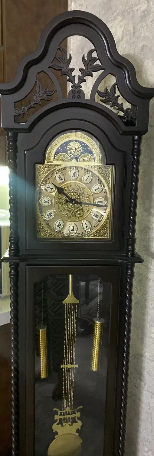 ساعت ایستاده|ساعت دیواری و تزئینی|قدس, شهر‌قدس|دیوار