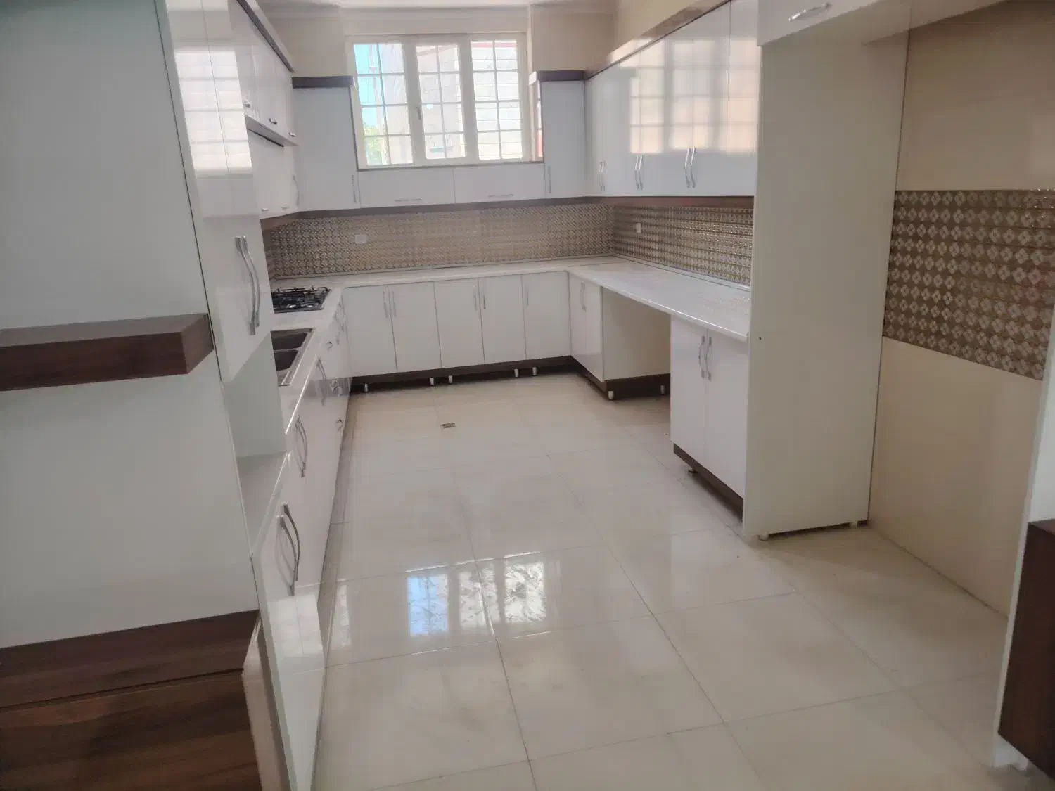 فروش آپارتمان ۴ خوابه|فروش آپارتمان|نیشابور, بنیاد شهید|دیوار