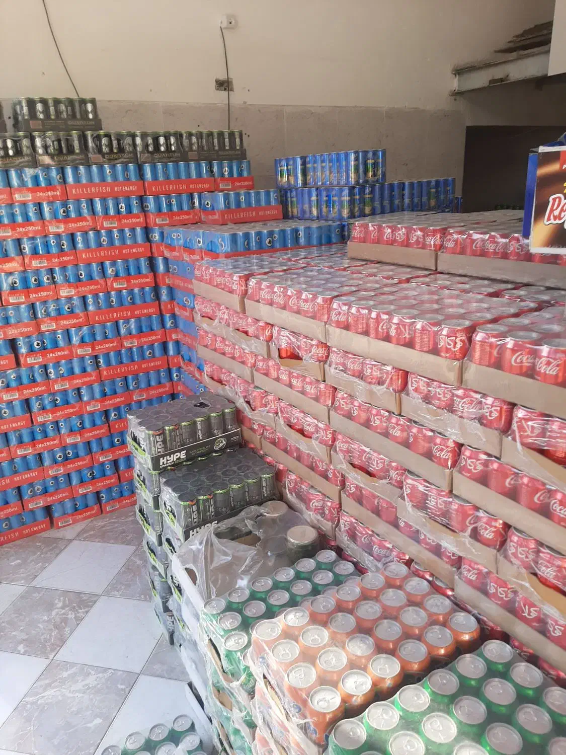 به یک فروشنده خانم نیازمندیم|استخدام خدمات فروشگاه و رستوران|رفسنجان, |دیوار